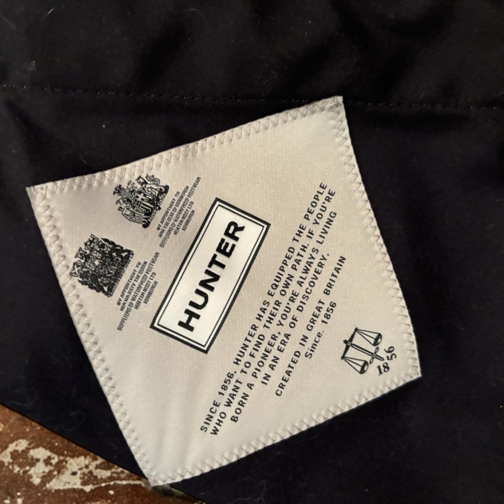 FINAL ⬇️HUNTER RAIN HOOD JACKET NO OFFERS - Picture 8 of 10
